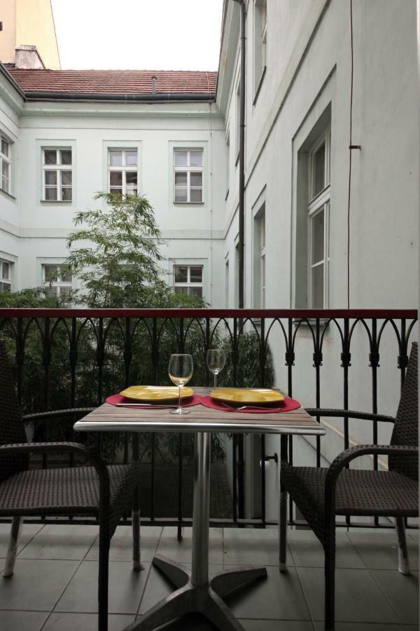 Quiet Apartment With Balcony Charles Bridge Praha Exteriér fotografie