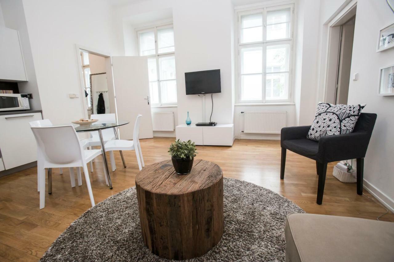 Quiet Apartment With Balcony Charles Bridge Praha Exteriér fotografie